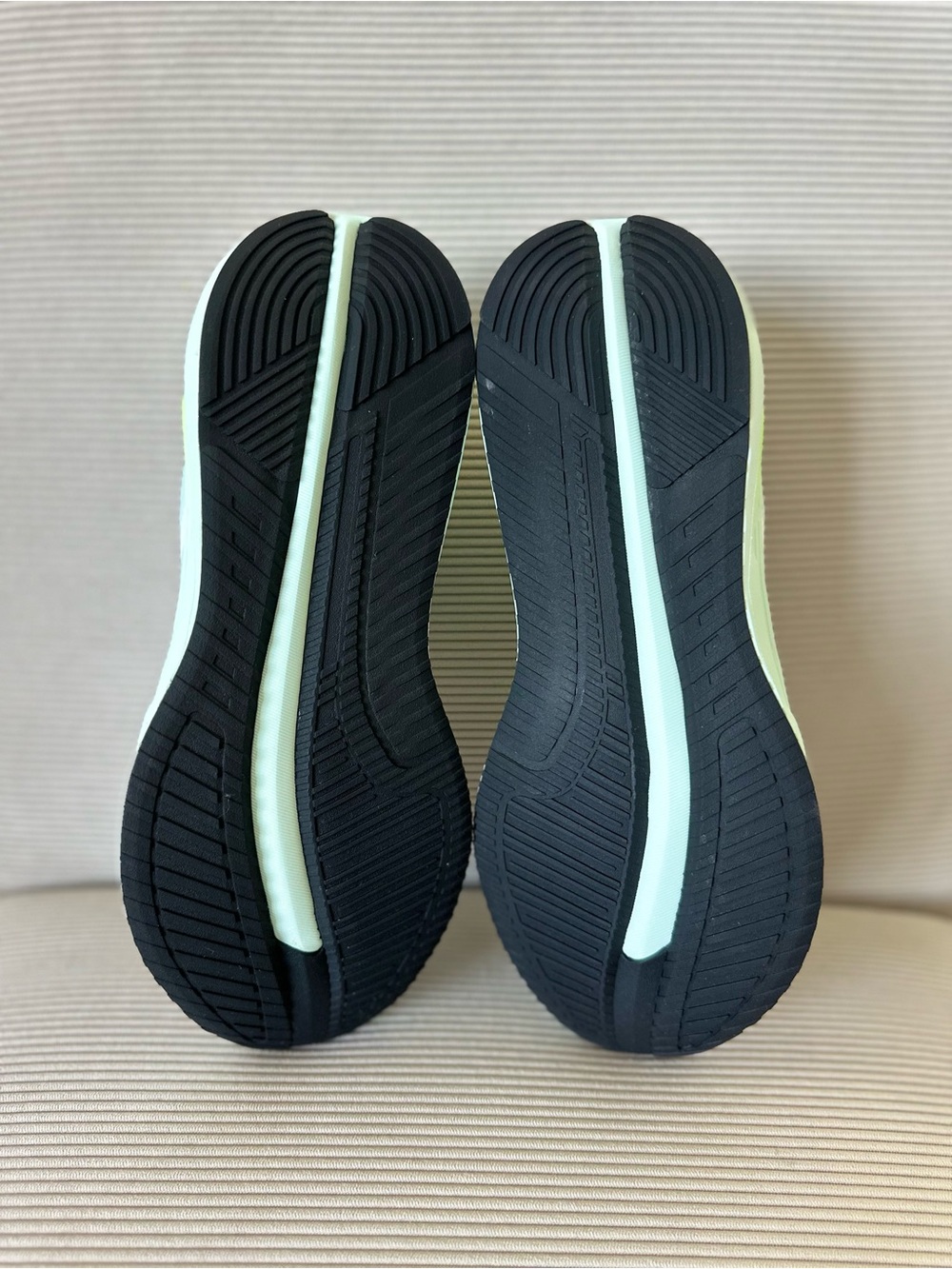 Adidas Women’s Galaxy 7 W - Cloud White / Halo Mint / Lime size 10.5 - Picture 8 of 11